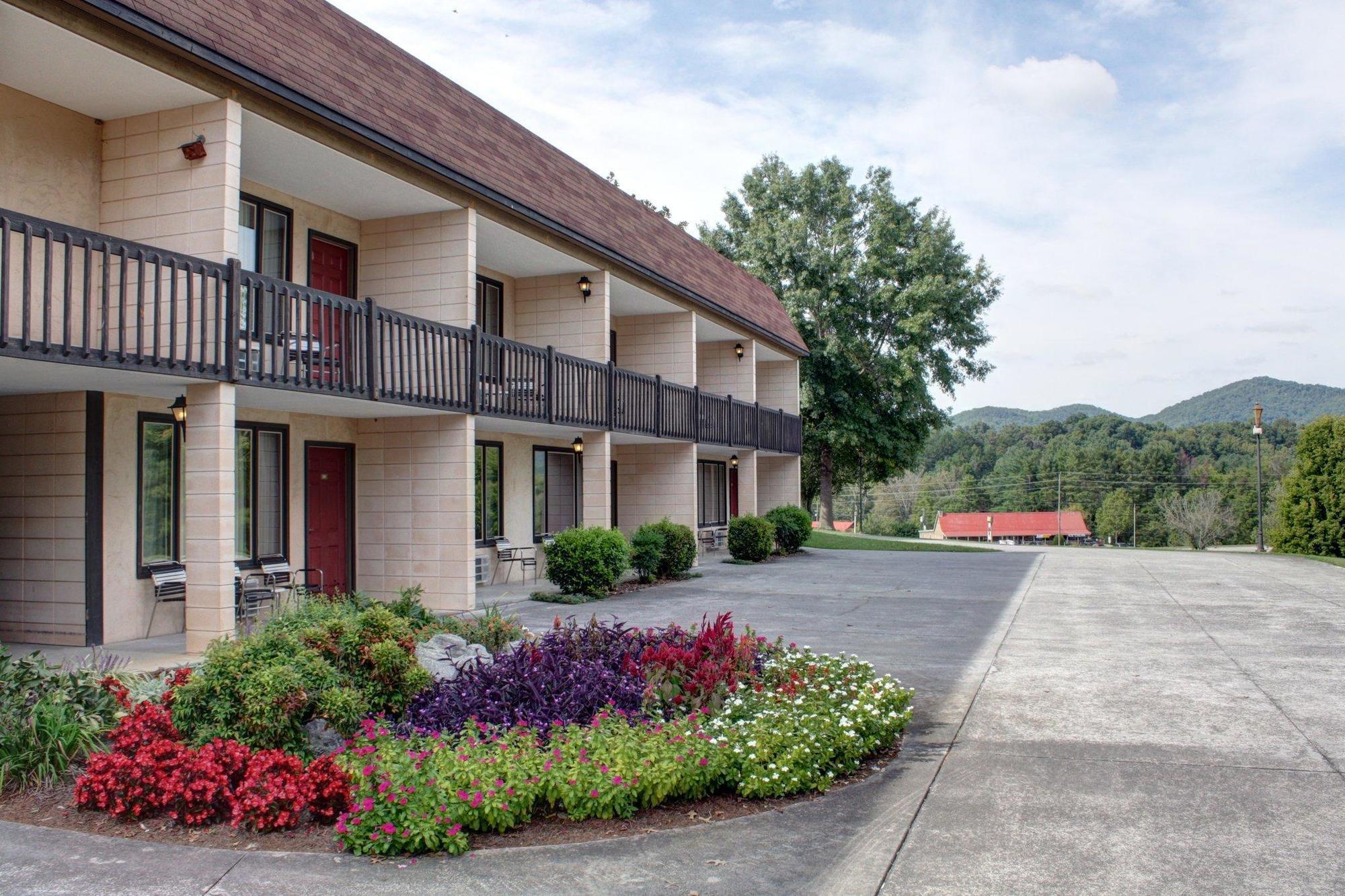 Highland Manor Inn タウンゼンド エクステリア 写真